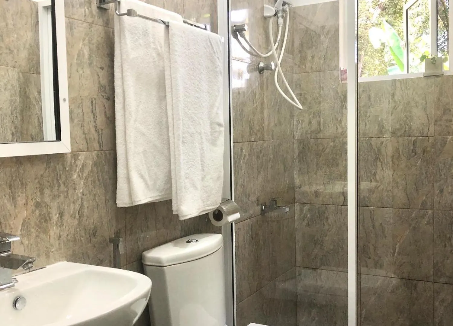 Serene Home كاندي 0*,